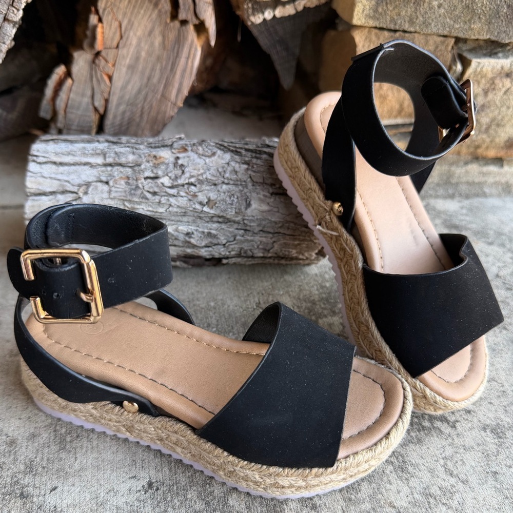 Black Espadrille Girls Casual Sandals low platform  Sz-9.   V‎
